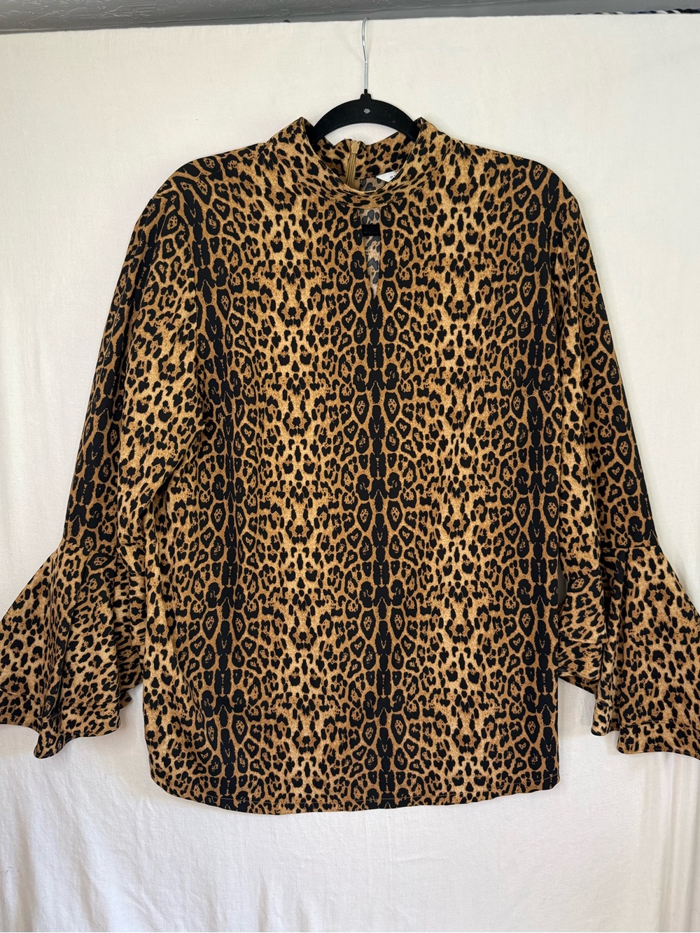 Peter Nygård Leopard Print Keyhole Blouse bell sleeves - Brown & Black Large